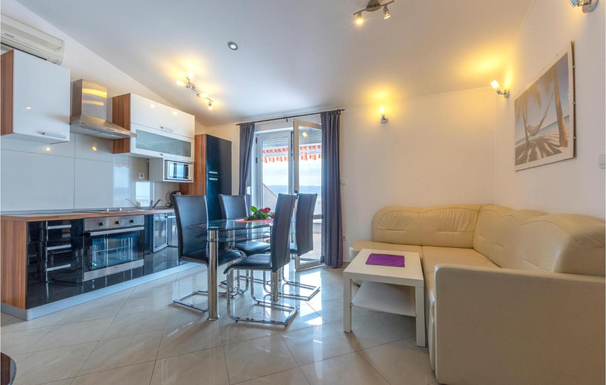 1 Bedroom Gorgeous Apartment In Jesenice Ngoại thất bức ảnh